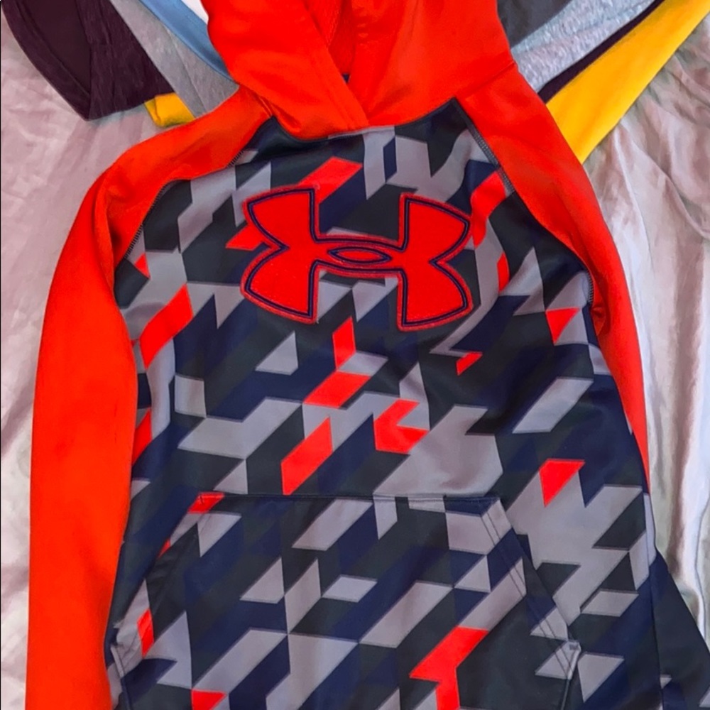 Under armor hoddie